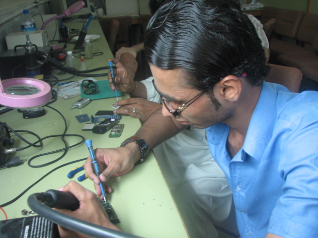 Manufacturers Exporters and Wholesale Suppliers of Advance Mobile Phone Hardware Repairing Delhi Delhi