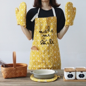 Manufacturers Exporters and Wholesale Suppliers of Apron & Oven Glove Faisalabad Punjab Manufacturers Exporters and Wholesale Suppliers of Apron & Oven Glove Faisalabad Punjab
