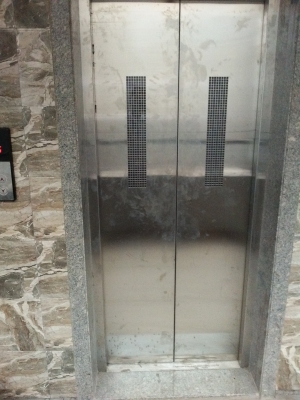 Manufacturers Exporters and Wholesale Suppliers of Auto door elevators Surat Gujarat