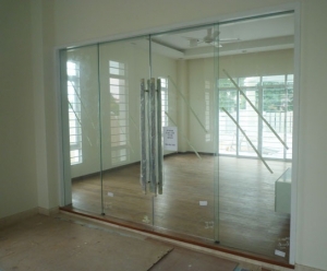 Manufacturers Exporters and Wholesale Suppliers of Toughened Glass Nagpur Maharashtra