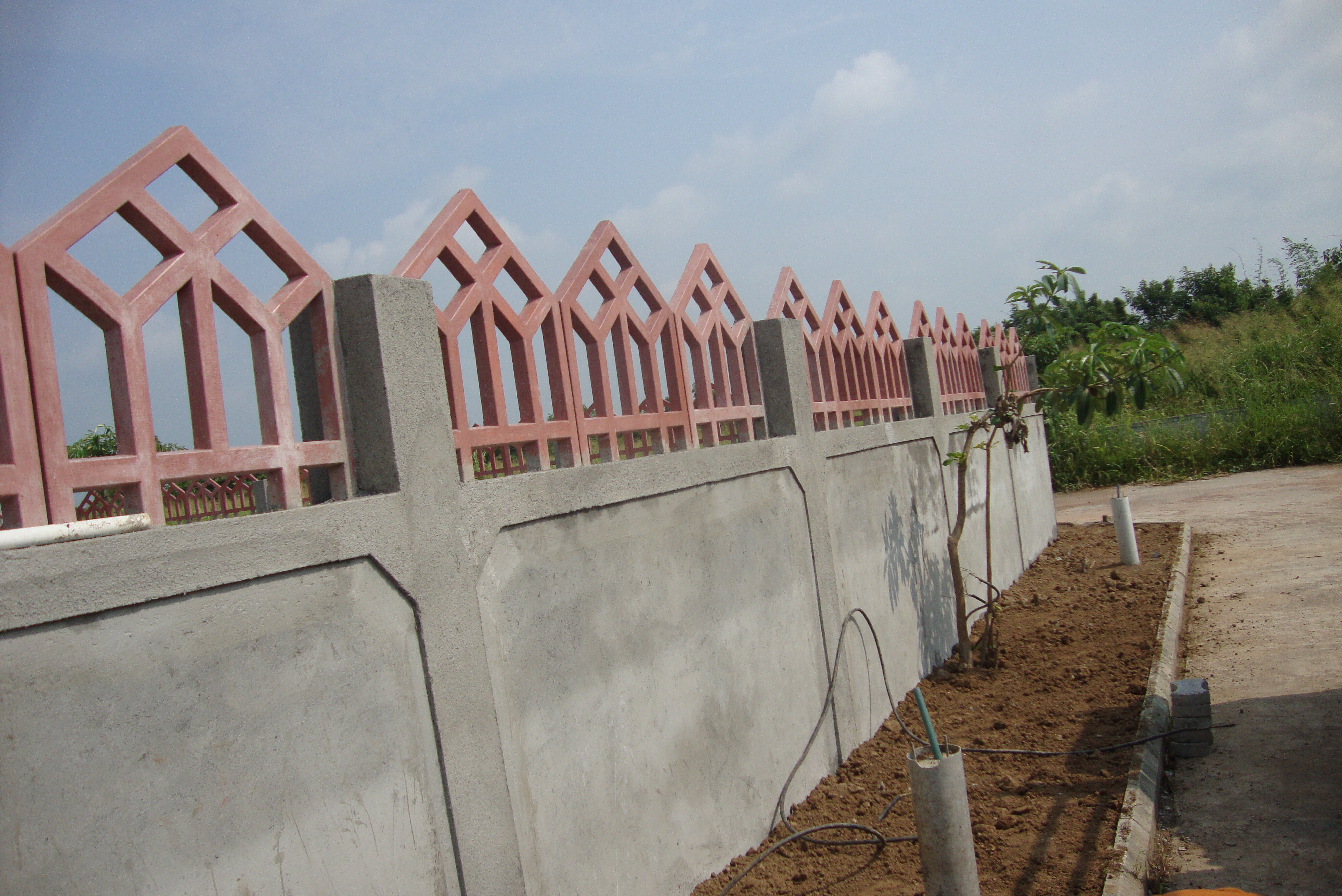 Manufacturers Exporters and Wholesale Suppliers of RCC Fence. Surat Gujarat