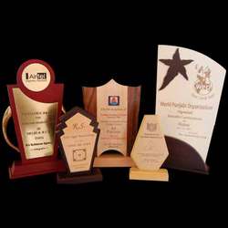 Wooden Trophies & Plaques Manufacturer Supplier Wholesale Exporter Importer Buyer Trader Retailer in New Delhi Delhi India