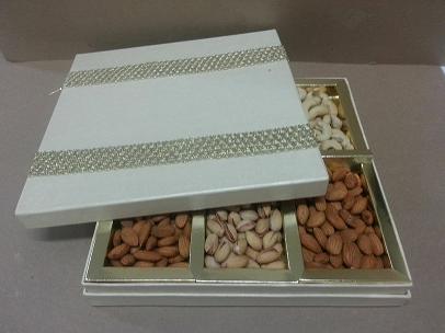 Manufacturers Exporters and Wholesale Suppliers of Khana White Dry Fruit Box Mumbai Maharashtra