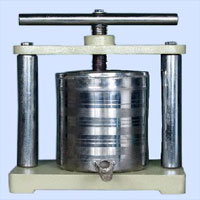 Manufacturers Exporters and Wholesale Suppliers of TINCTURE PRESS (CAPACITY 1 LITER) Ambala Cantt Haryana