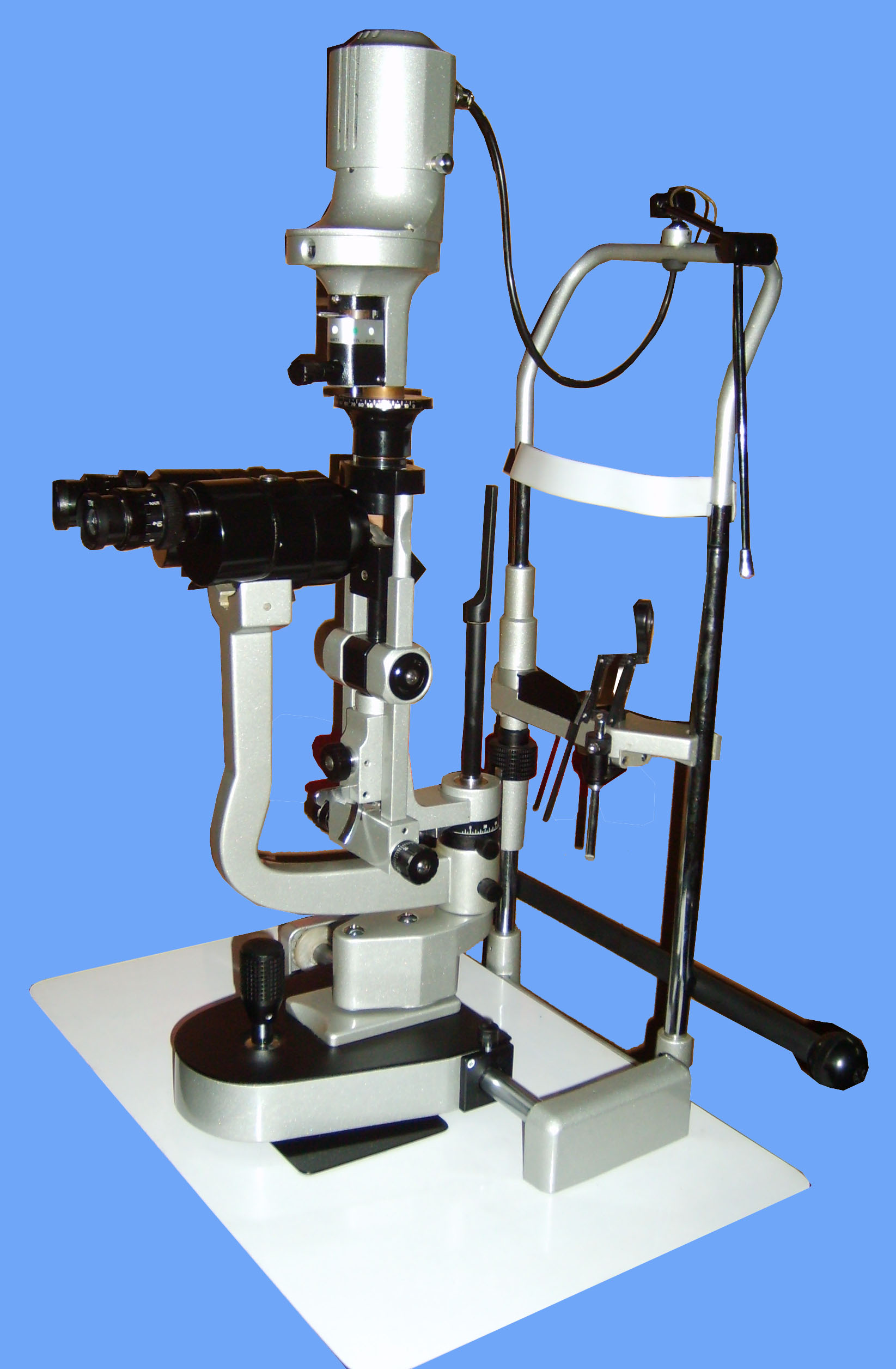 Slit Lamp Eluxe Manufacturer Supplier Wholesale Exporter Importer Buyer Trader Retailer in Ambala Cantt Haryana India