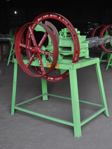 Power Driven 3 Roller Chaff Cutter Machine