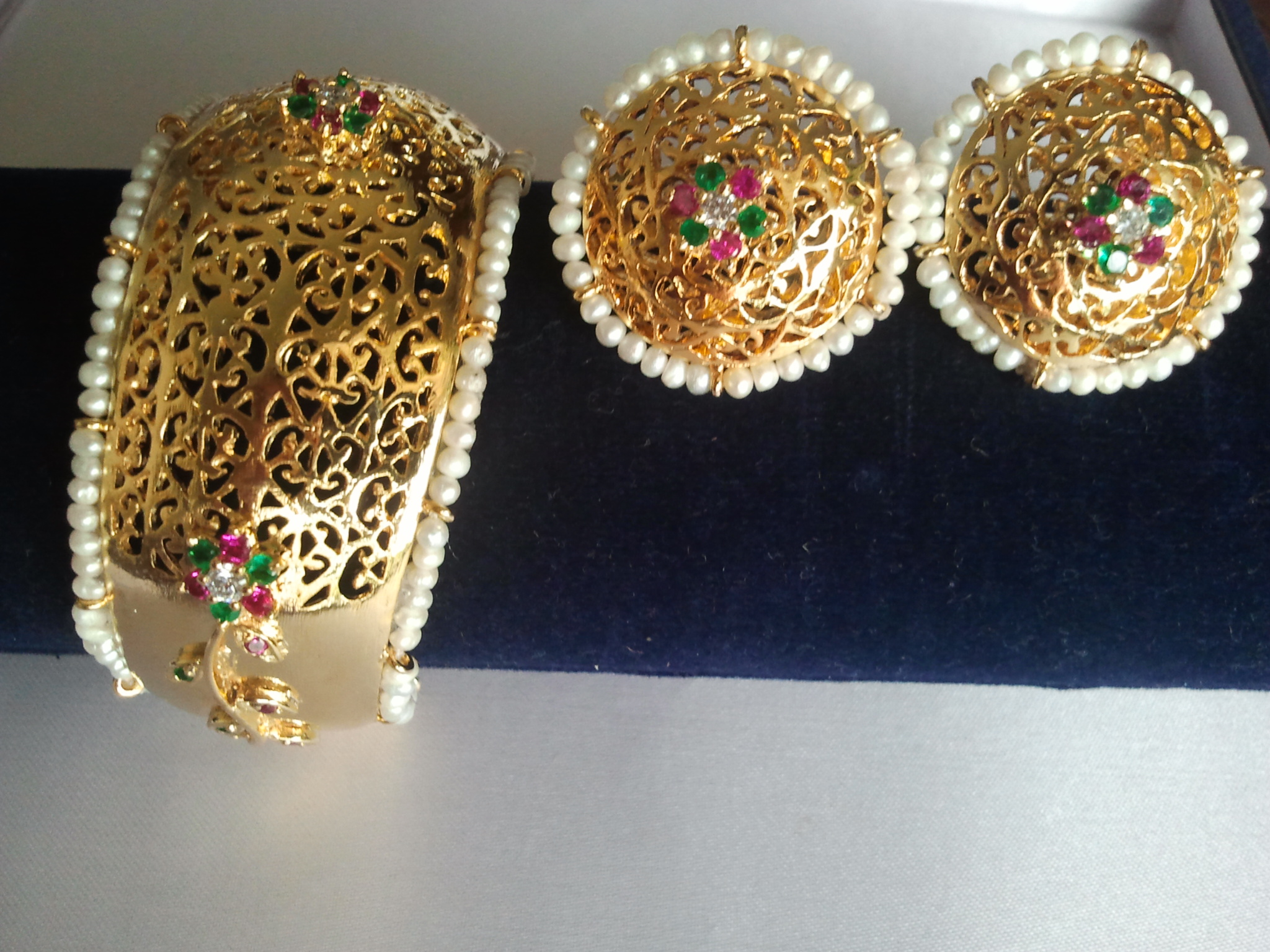 Manufacturers Exporters and Wholesale Suppliers of FILIGIRI JAAL BRACELETSET Kolkata West Bengal