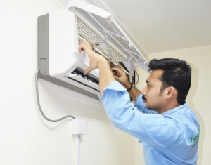 Service Provider of AC Repairing Services New Delhi Delhi