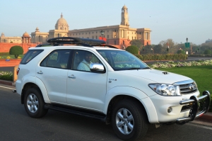 Car Hire For Delhi