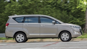 Car Hire-toyota Innova