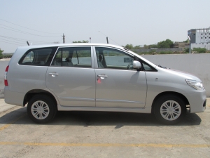 Service Provider of Car On Hire For Outstation-Tata Indica Ujjain Madhya Pradesh