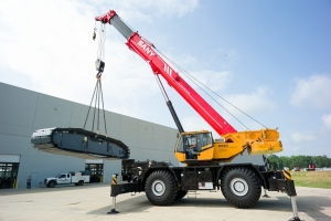 Crane For Heavy Machinery
