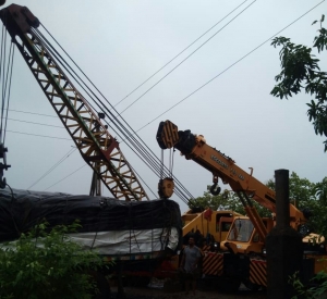 Service Provider of Crane On Hire Surat Gujarat 