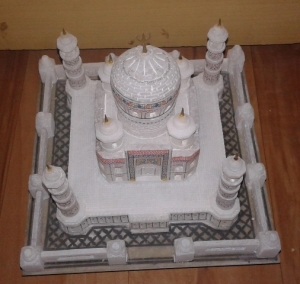 White Marble Taj Mahal Showpiece Manufacturer Supplier Wholesale Exporter Importer Buyer Trader Retailer in Agra Uttar Pradesh India