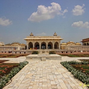 Delhi To Agra One Day Tour By Bus Services in New Delhi Delhi India