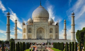 Delhi To Agra Tempo Traveller