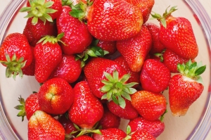 Fresh Strawberries Manufacturer Supplier Wholesale Exporter Importer Buyer Trader Retailer in Mangalore Karnataka India