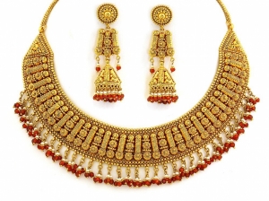 Manufacturers Exporters and Wholesale Suppliers of Gold Jewellery Laxmi Nagar Delhi