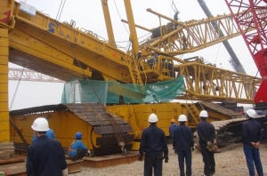 Heavy Labour For Crane Transport