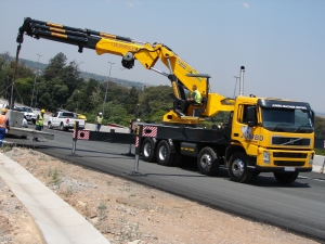Service Provider of Hydraulic Mobile Cranes On Hire Nashik Maharashtra 