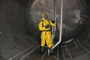 Industrial Water Tank Cleaner Services