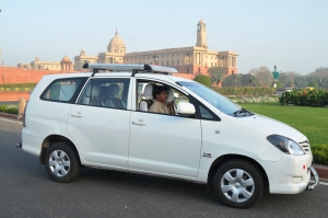 Service Provider of Innova car on rent New delhi Delhi 
