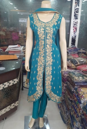 Ladies Suit With Dupatta Manufacturer Supplier Wholesale Exporter Importer Buyer Trader Retailer in New Delhi Delhi India
