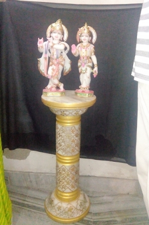Lord Radha Krishna Marble Moorti