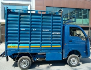 MAHINDRA CHAMPION TEMPOS ON HIRE Services in New Delhi Delhi India