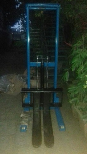 Manual Hydraulic Stacker Manufacturer Supplier Wholesale Exporter Importer Buyer Trader Retailer in Pune Maharashtra India