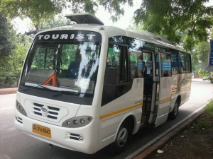 Service Provider of Mini Bus Hire New Delhi Delhi 