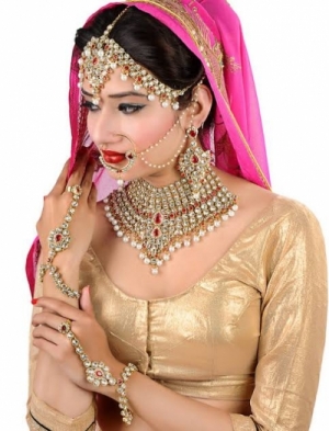 Service Provider of Pre Bridal Makeup New Delhi Delhi 