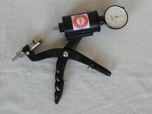 Manufacturers Exporters and Wholesale Suppliers of Pfizer Type Nsaw Tablet Hardnesses Tester AMBALA CANTT Haryana Pfizer Type Nsaw Tablet Hardnesses Tester