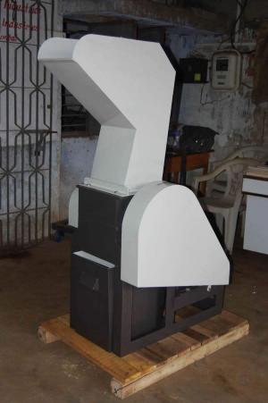 Plastic Scrap Grinder Manufacturer Supplier Wholesale Exporter Importer Buyer Trader Retailer in Kudal Maharashtra India