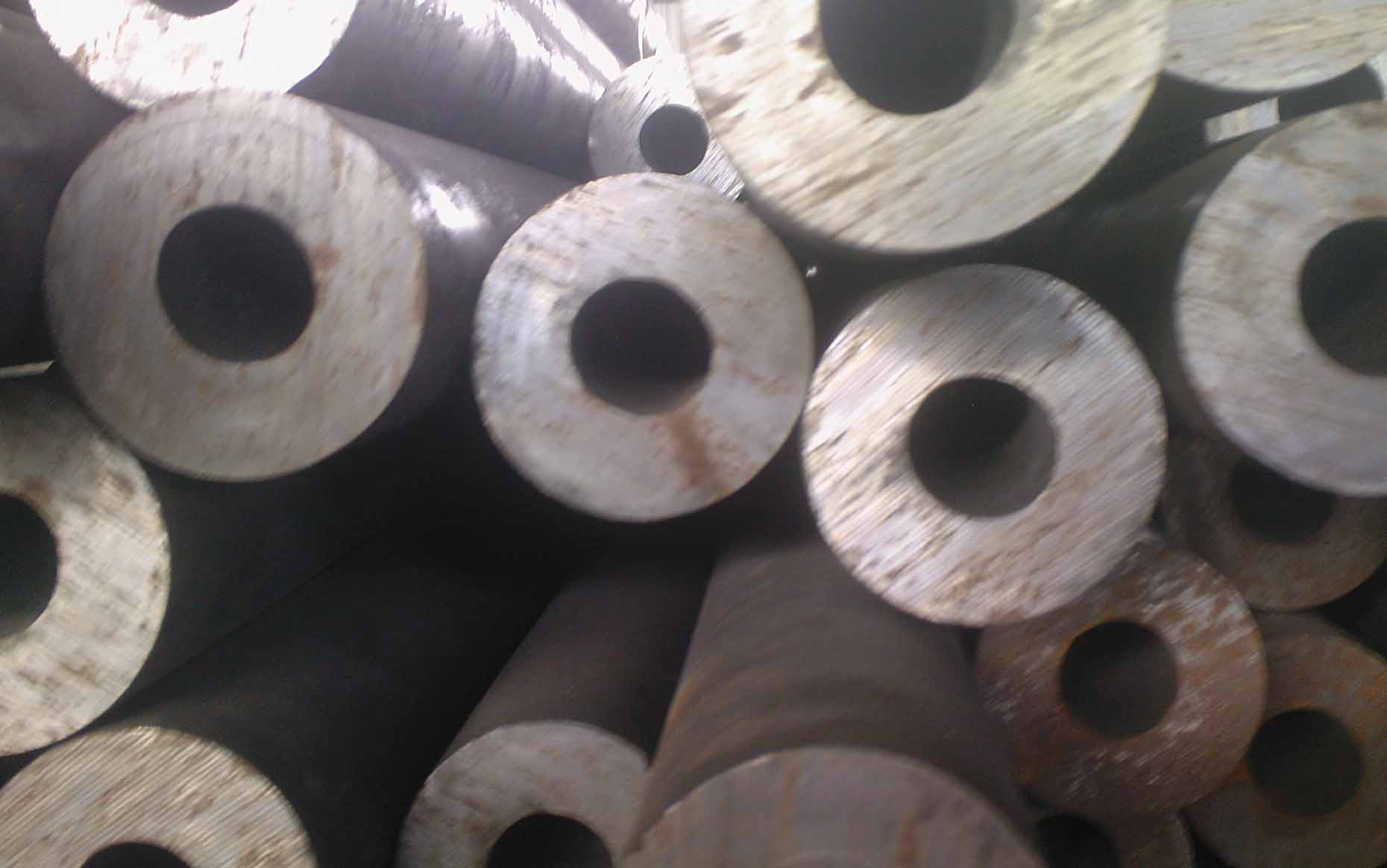 Manufacturers Exporters and Wholesale Suppliers of EN 8 PIPES Mumbai Maharashtra