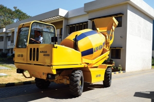 Self Loading Mobile Concrete Mixer