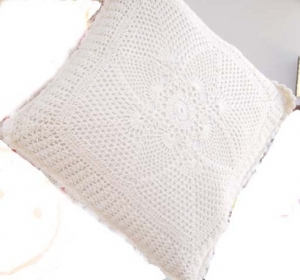 Snowy Crochet Cushion