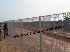 Manufacturers Exporters and Wholesale Suppliers of Roll Top Mesh Fence hengshui 