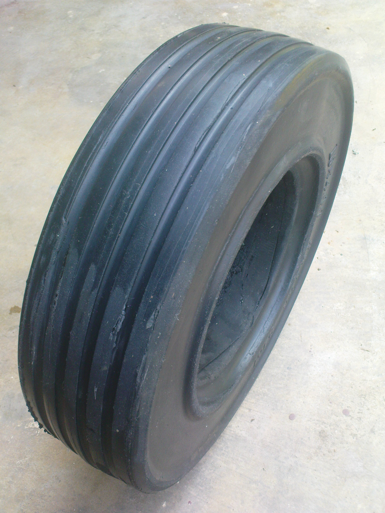 Solid Tyres Manufacturer Supplier Wholesale Exporter Importer Buyer Trader Retailer in Perumbavoor Kerala India