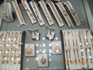 Gold Jewelry Manufacturer Supplier Wholesale Exporter Importer Buyer Trader Retailer in Mojokerto Other Indonesia