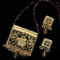Manufacturers Exporters and Wholesale Suppliers of Thewa Jewellery Jaipur Rajasthan