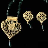 Manufacturers Exporters and Wholesale Suppliers of Thewa Jewellery Jaipur Rajasthan