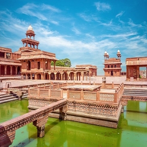 DELHI TO AGRA TOUR BY AC MULTI AXLE BUS Services in New Delhi Delhi India