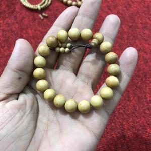 Sandalwood Buddhist Prayer Beads Bracelet 12mm