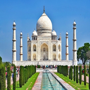 Delhi To Agra Tour By Ac Luxury Bus